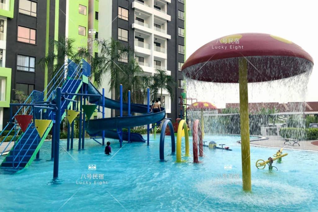 『lucky 8 八号民宿』pool&waterpark View@lvl 7 Manhattan Apartment Ipoh